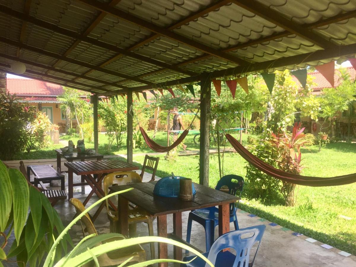 Soluna Guest House Pantai Cenang  Eksteriør bilde
