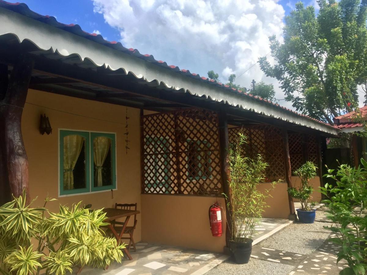 Soluna Guest House Pantai Cenang  Eksteriør bilde
